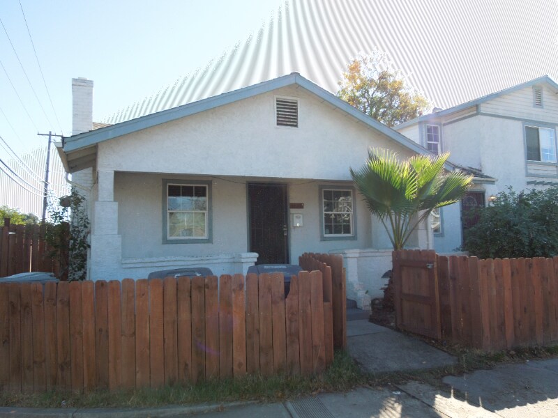 3830 21st Ave, Sacramento, CA 95820 House Rental in Sacramento, CA