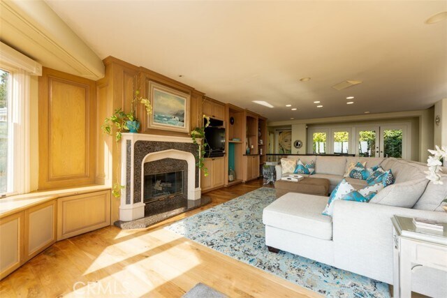 Building Photo - 410 Blumont St