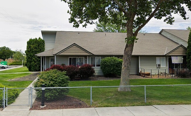 Foto del edificio - 661 S Burke Ave