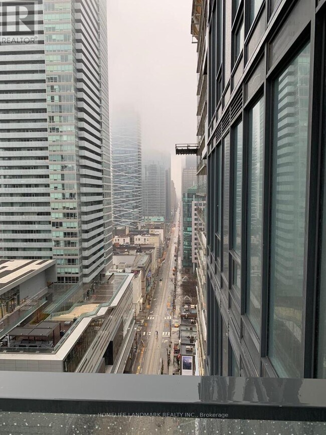 Building Photo - 125 Blue Jays Way