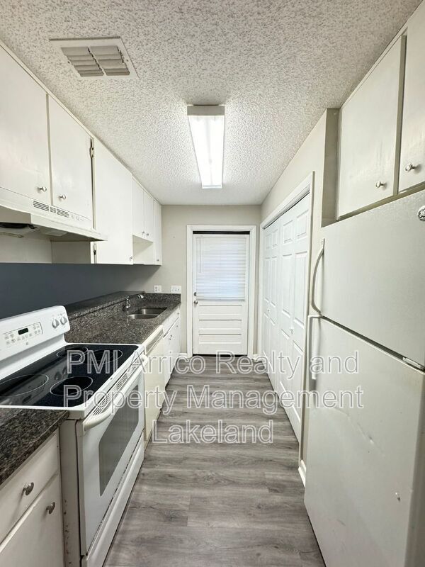 Foto del edificio - 3545 Raintree Way