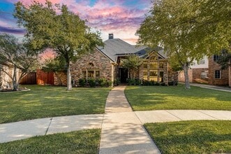 Building Photo - 9812 Canyon Crest Cir