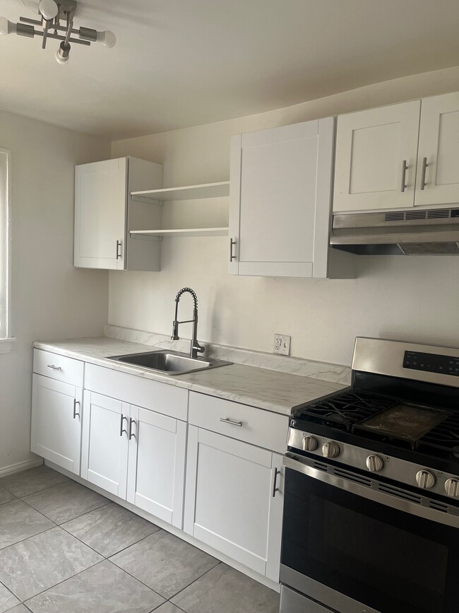 Foto del edificio - 11327 Littlefield St