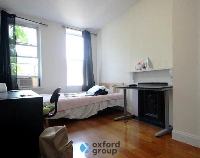 Foto del edificio - 3 bedroom in Brooklyn NY 11207