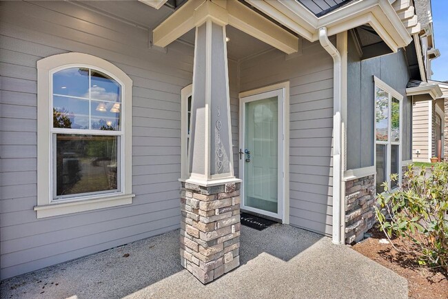 Building Photo - 3 bedroom 2 bath Home for Rent in Yelm!
