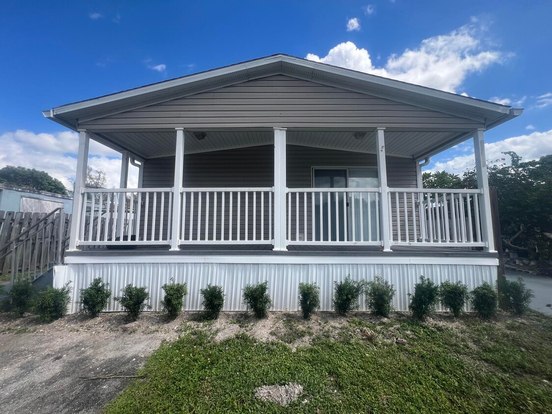 Foto principal - 10717 N Branch Rd