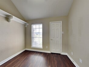 Building Photo - 2922 31st Ave N