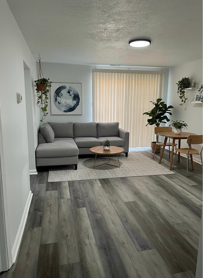 Foto del edificio - 3018 Alice Ave