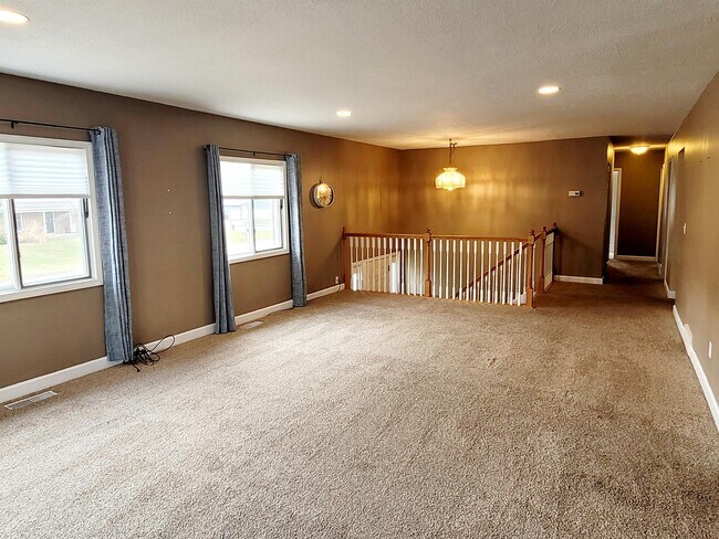 Foto del edificio - 6187 Blythefield Ave NE