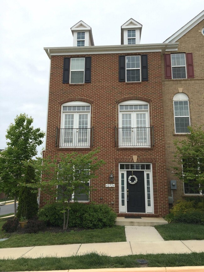 Building Photo - 42724 Redpath Terrace
