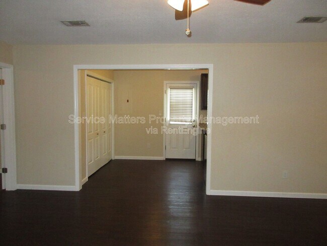 Building Photo - 4287 Diamond St