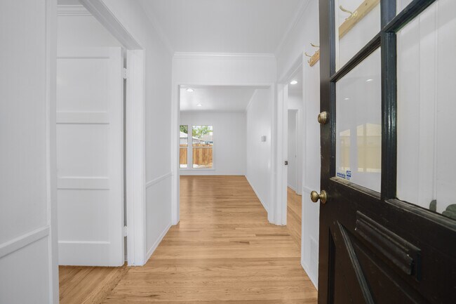 Building Photo - 20762 Skouras Dr