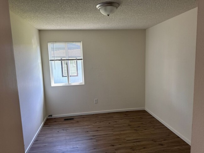 Foto del edificio - 2-Bed, 1-Bath Duplex, Mount Vernon