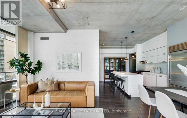 Building Photo - 55 Stewart St