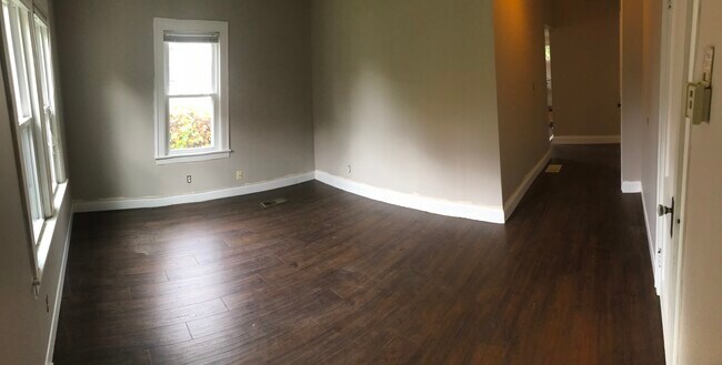 Foto del edificio - 2929 Natchez Ave S