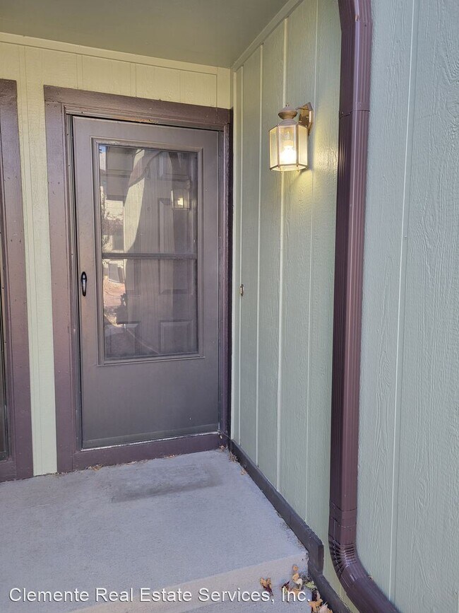 Building Photo - 2 br, 1.5 bath House - 4769 Barnes Road