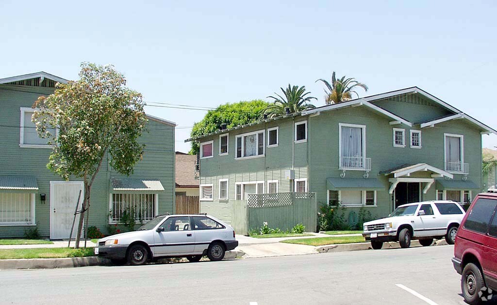 Foto del edificio - 285-295 Cerritos Ave