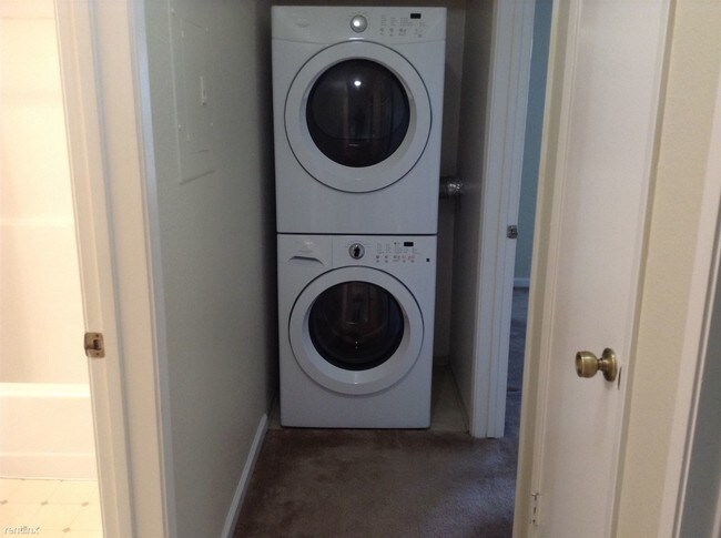 Foto del edificio - 683 Newbury Ln