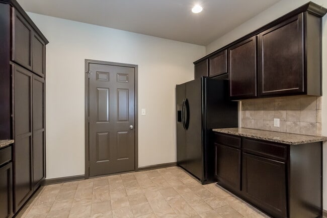 Building Photo - 631 Sweet Ashley Way