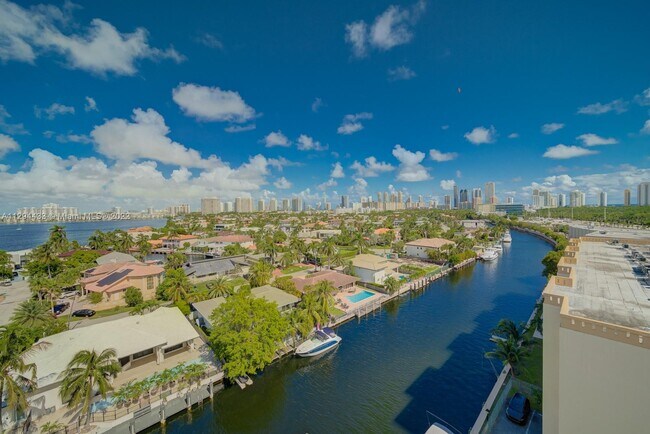 Foto del edificio - 2903 NE 163rd St