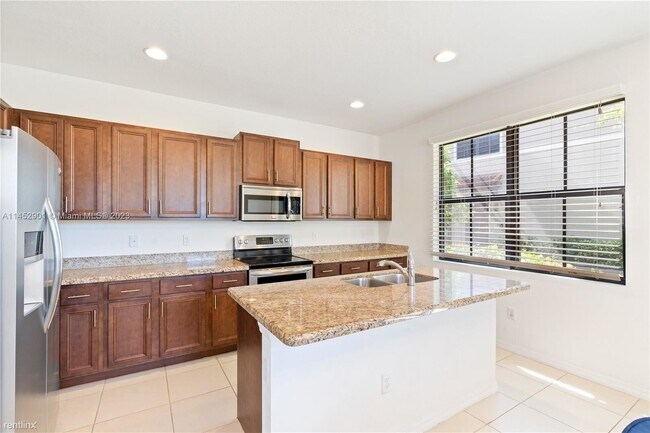 Foto del edificio - 3 br, 2.5 bath House - 3351 NW 10th Ave # ...