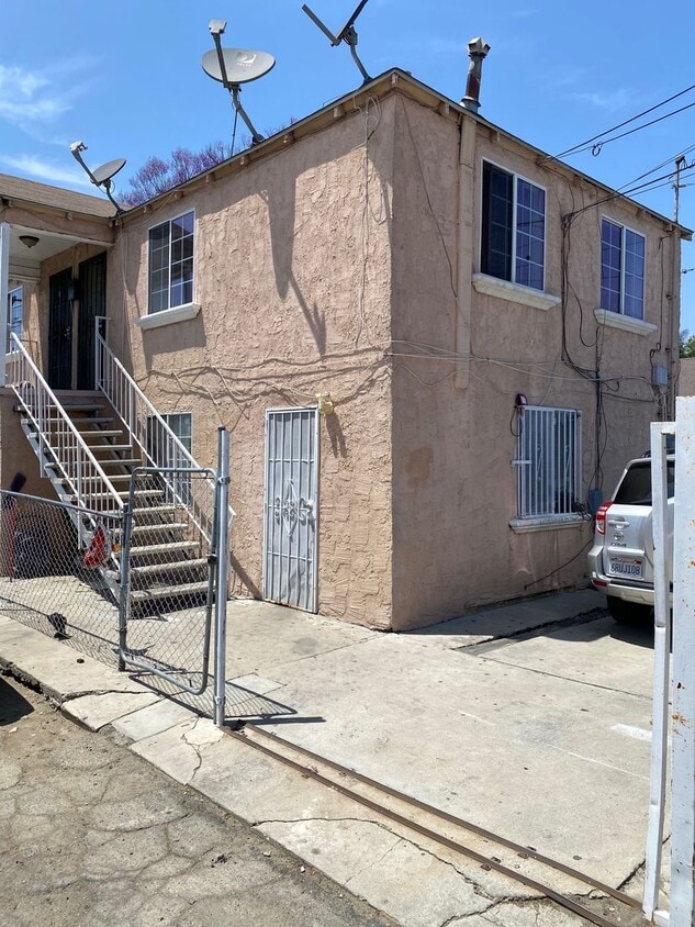 Building Photo - 11824 2nd Ave