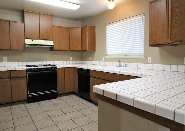 Foto del edificio - 325 Cantebury Dr