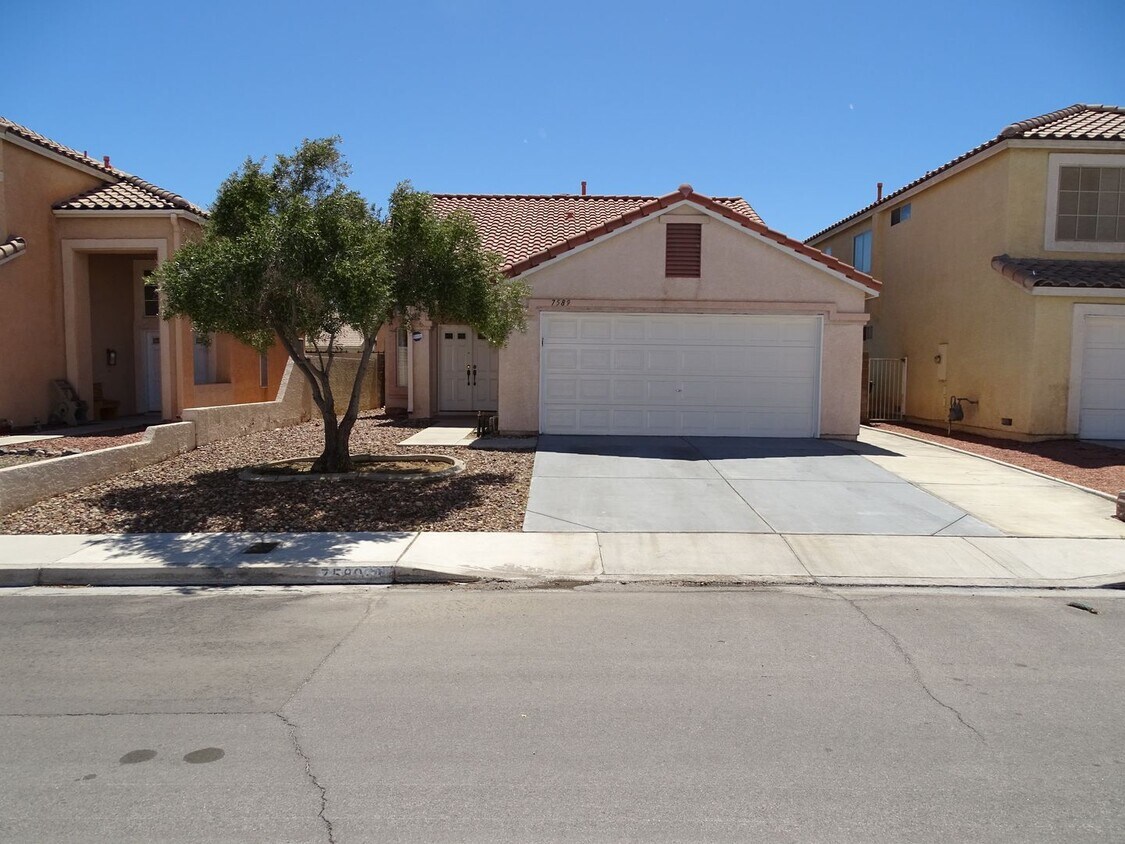 7589 Beverly Hills Dr, Las Vegas, NV 89147 House Rental in Las Vegas