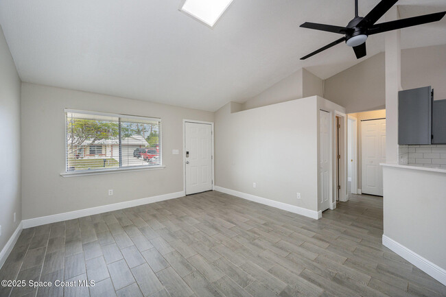 Foto del edificio - 1474 Lombard St NW
