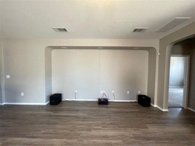 Building Photo - 6808 Ondantra Bnd