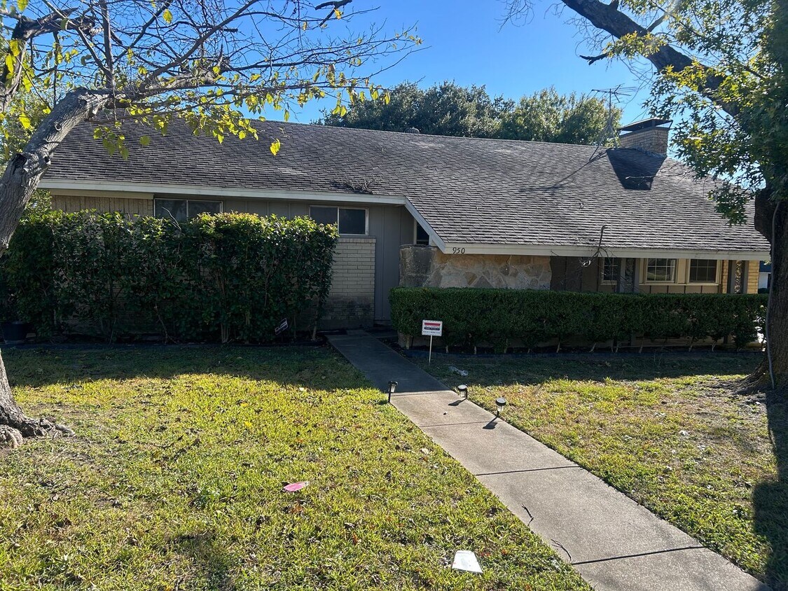 Foto principal - 950 Magnolia Ln