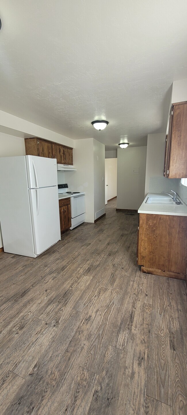 Building Photo - Ridge