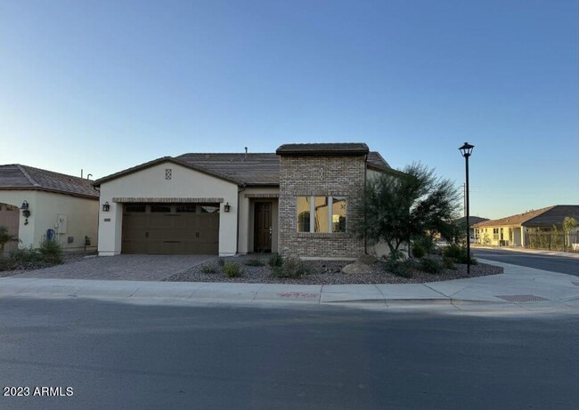 Building Photo - 479 E Watermelon Ln