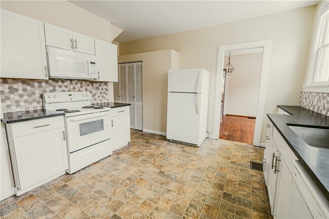 Foto del edificio - 297-303-303 Dartmouth St