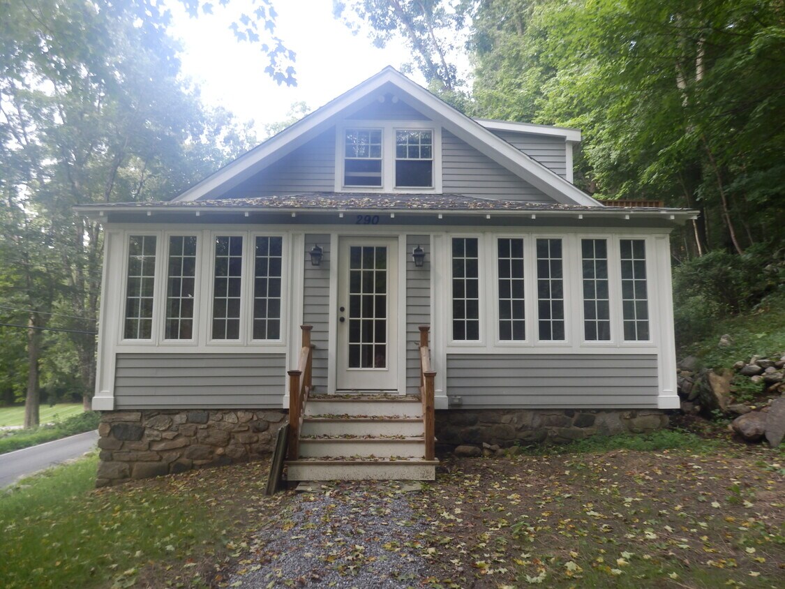 Primary Photo - 290 Gage Rd