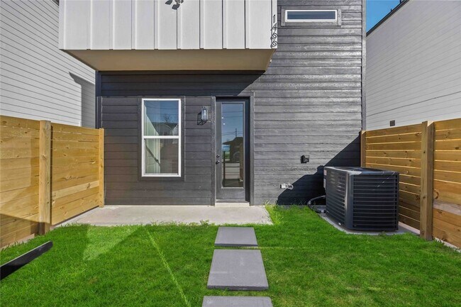 Building Photo - 1466 Ferguson Way