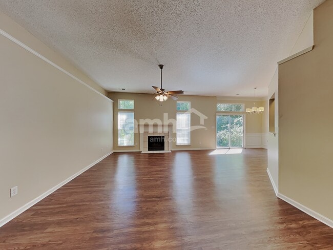Building Photo - 114 Bellelaine Drive