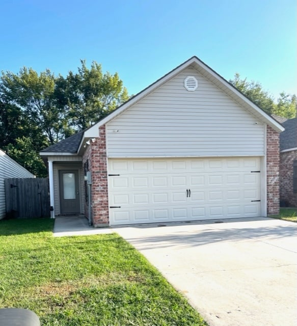 2 car attached garage - 15015 Banff Ct