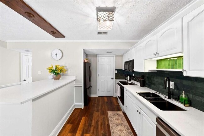Foto del edificio - 6117 Queen Anne Ct