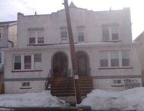 Building Photo - 89 Maple St