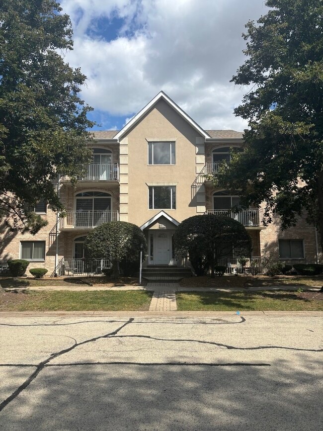 Building Photo - 9439 S 79th Ave