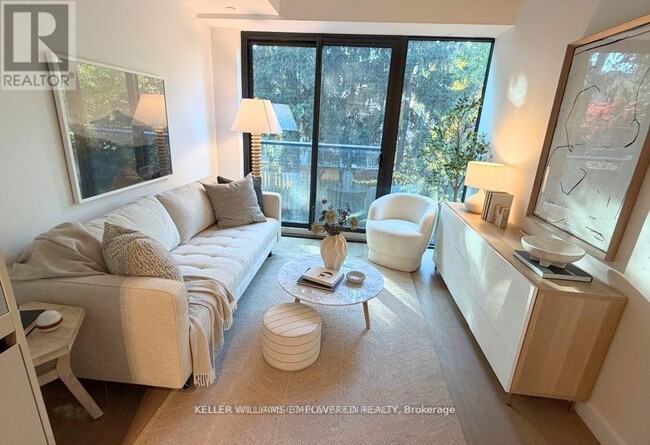 Photo du bâtiment - 1720 Bayview Ave