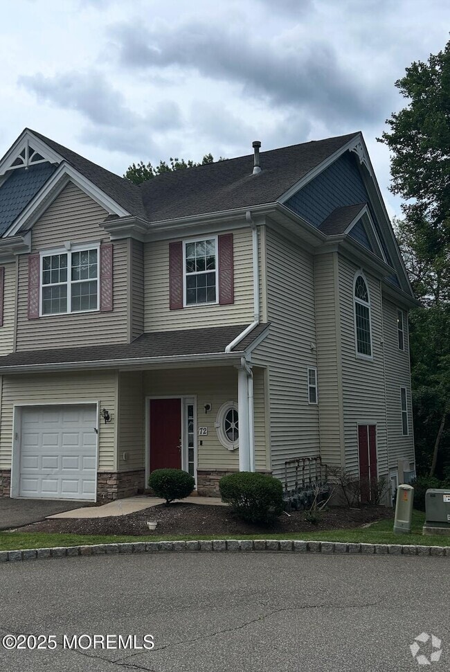 Building Photo - 72 Oxford Ct