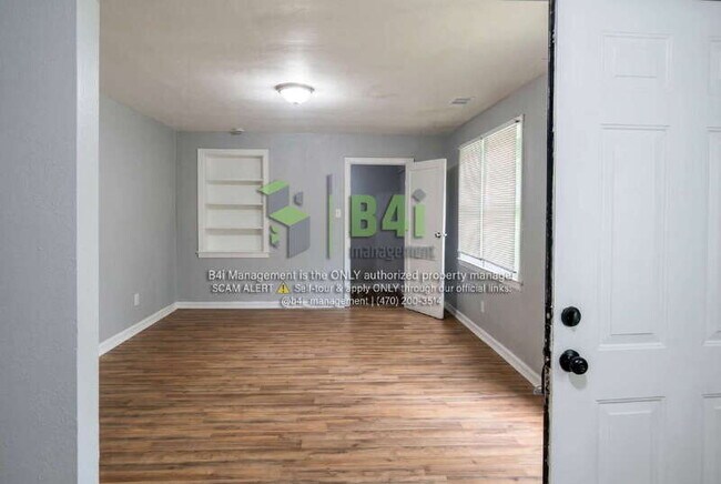 Building Photo - 2344 Banks Ave