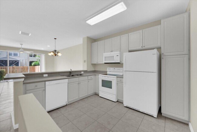 Building Photo - 9742 Porta Leona Ln