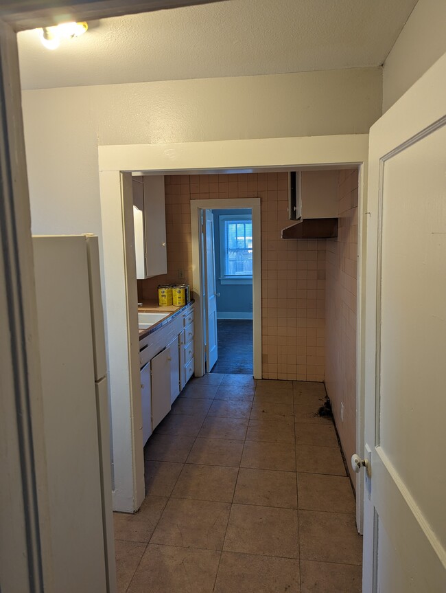 Kitchen - 304 N Western St