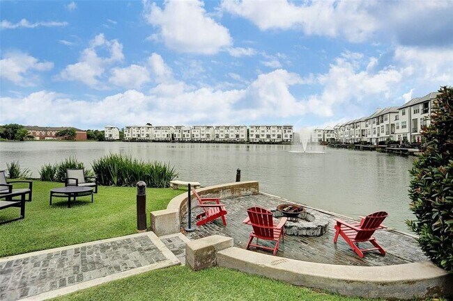 Building Photo - 2226 Hilshire Lake Dr