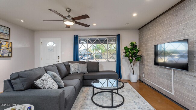 Foto del edificio - 7326 E Portland St