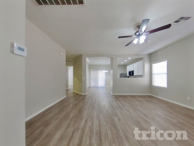 Building Photo - 15441 W Cameron Dr