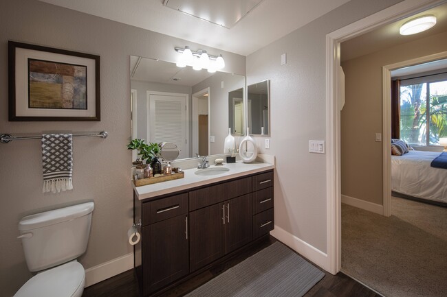 Building Photo - Circa 37